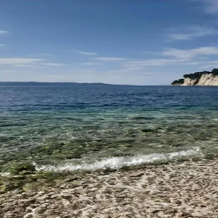 Holiday home Luxurious In With Jacuzzi Makarska